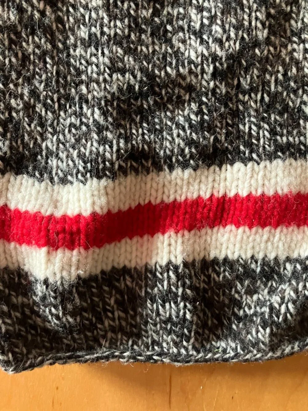 Chilly Dog Hand Knit Dog Sweater Gray Red White Made in Ecuador Medium